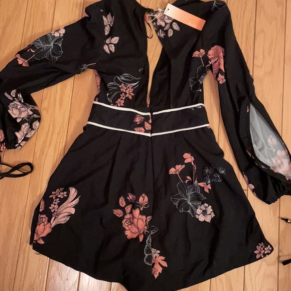 Super sexy romper multicolored made by Blossom. - Picture 5 of 9